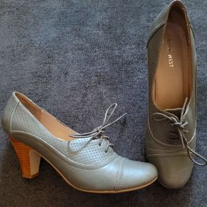 Nine West Gray Genuine Leather Oxford Lace Up w/ curved Heel